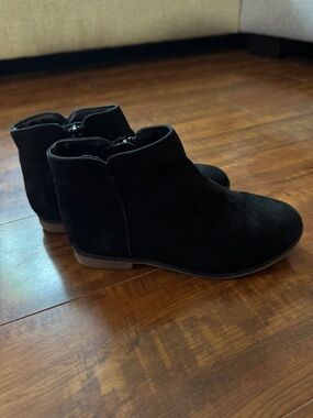 Cat & Jack Black Suede Ankle Boots for Kids